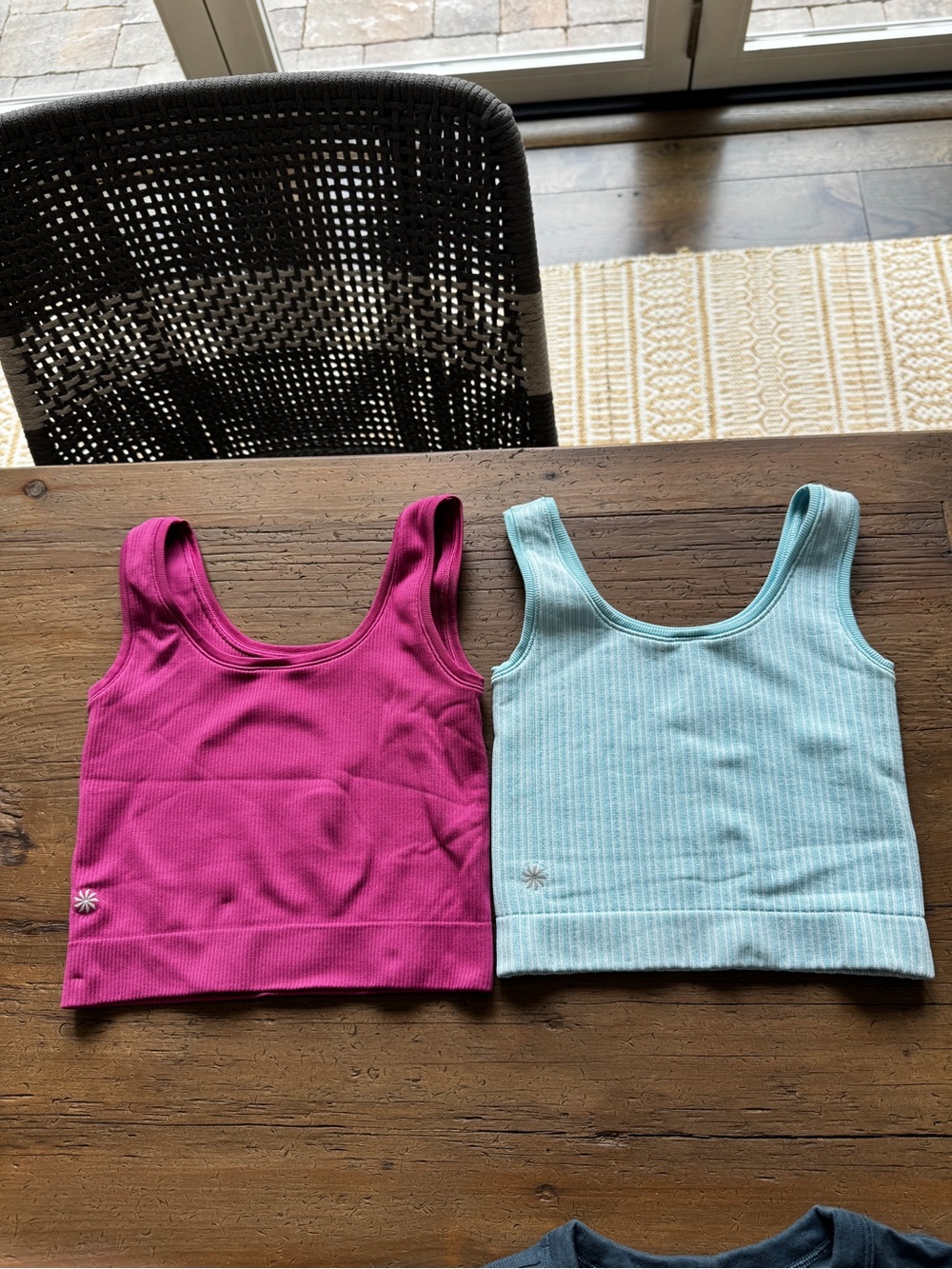 Girls Small Athleta Ribbed Cropped Tank Tops in Hot Pink & Light Aqua